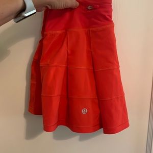NWOT lululemon active skirt with built in shorts, size 2